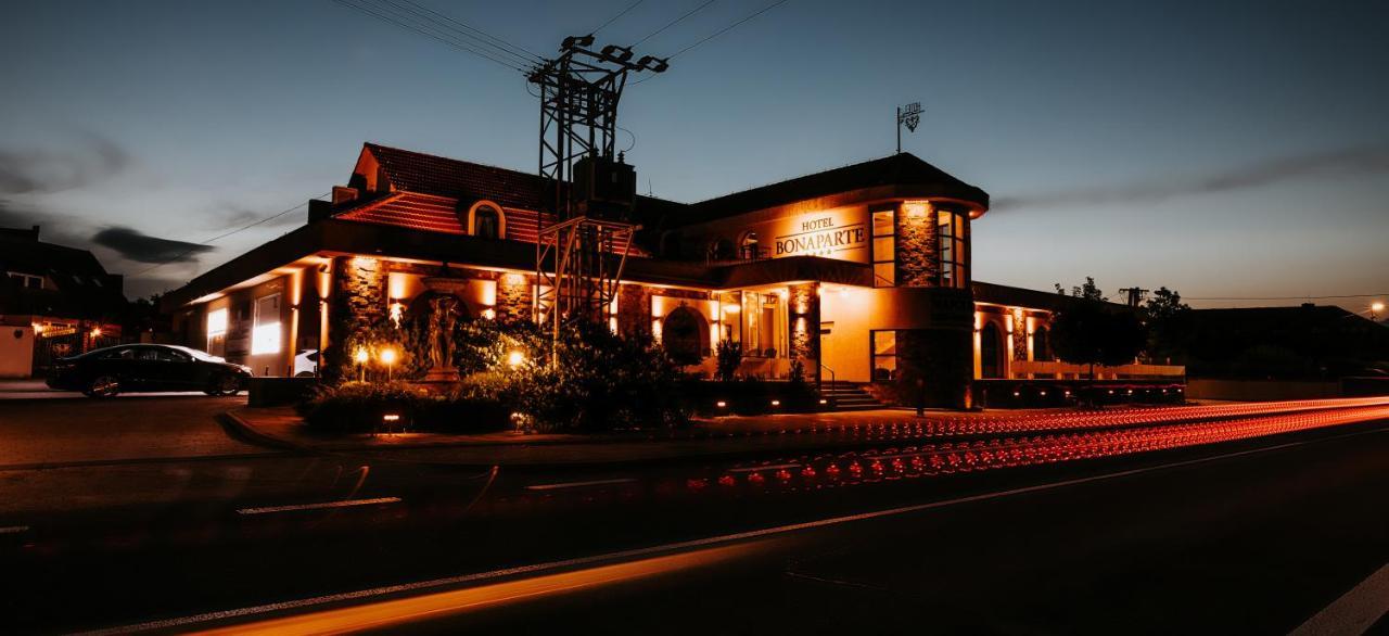 Hotel Bonaparte Caşonia Exterior foto