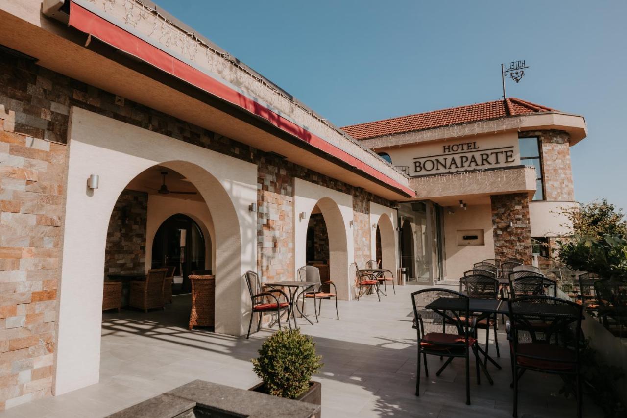 Hotel Bonaparte Caşonia Exterior foto
